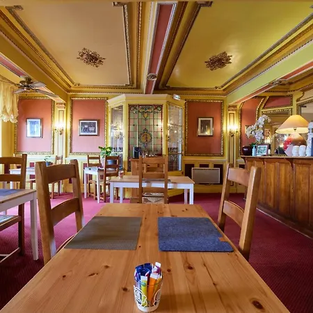 Отель De La Paix